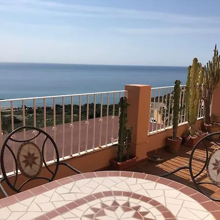 Apartamento Great Sea View, Pool & Parking
